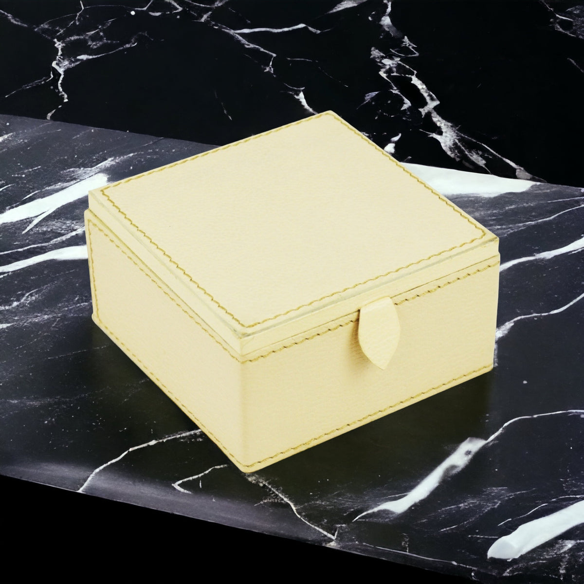 Vyn Off White Leather Travel Jewellery Box - Notbrand