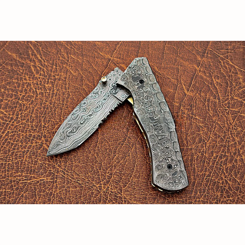 Zeno Hand Made Damascus Steel Hunting Pocket Knife - Notbrand