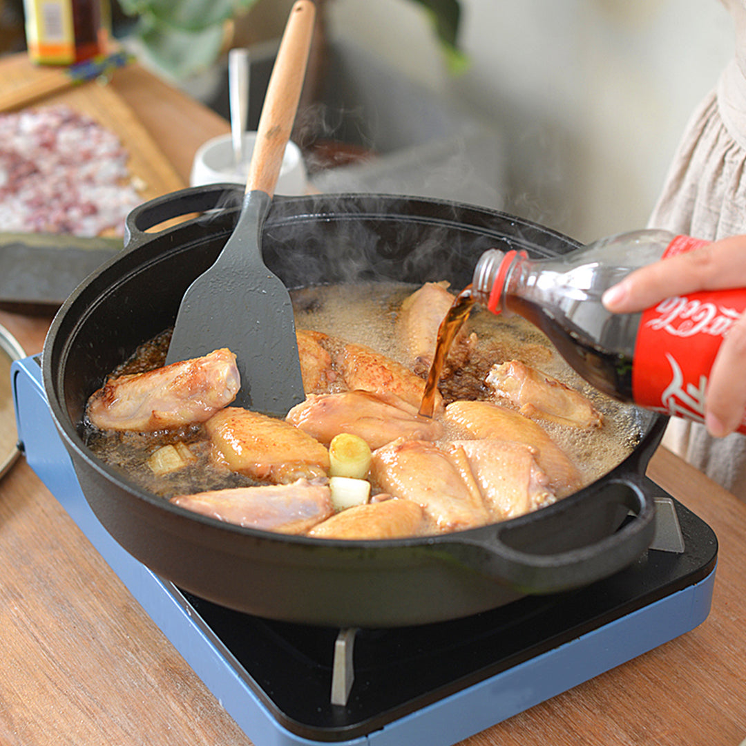 Round Cast Iron Frying Pan With Wooden Lid - Range - Notbrand