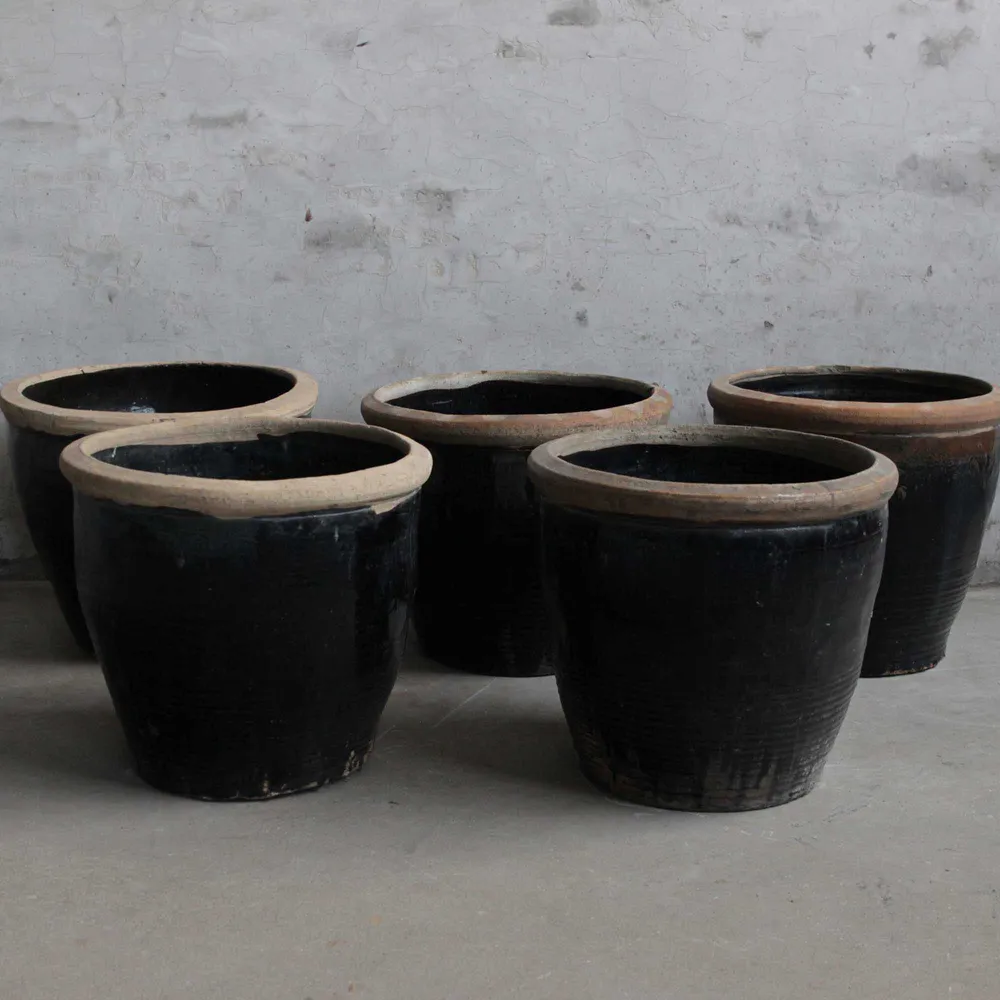 Finola Antique Ceramic Pot - Black - Notbrand
