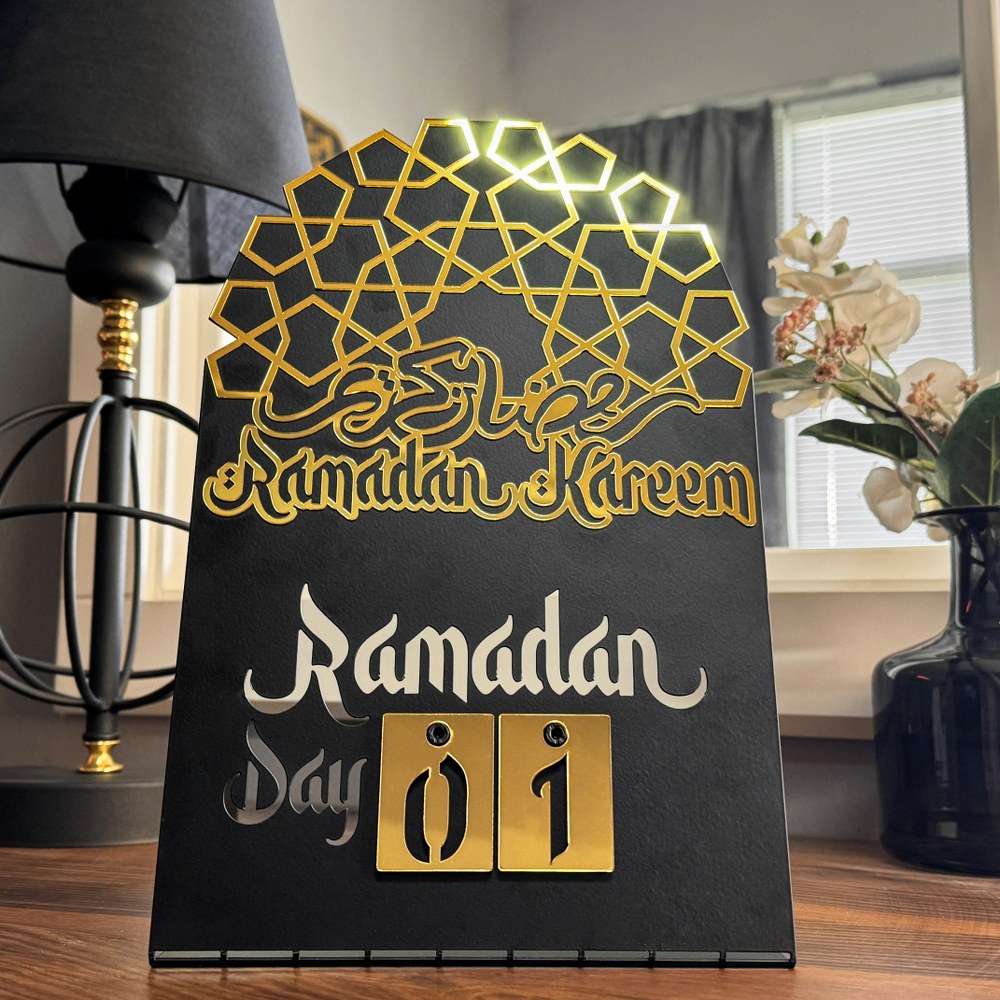 Golden Crescent Metal & Acrylic Ramadan Calendar - Notbrand