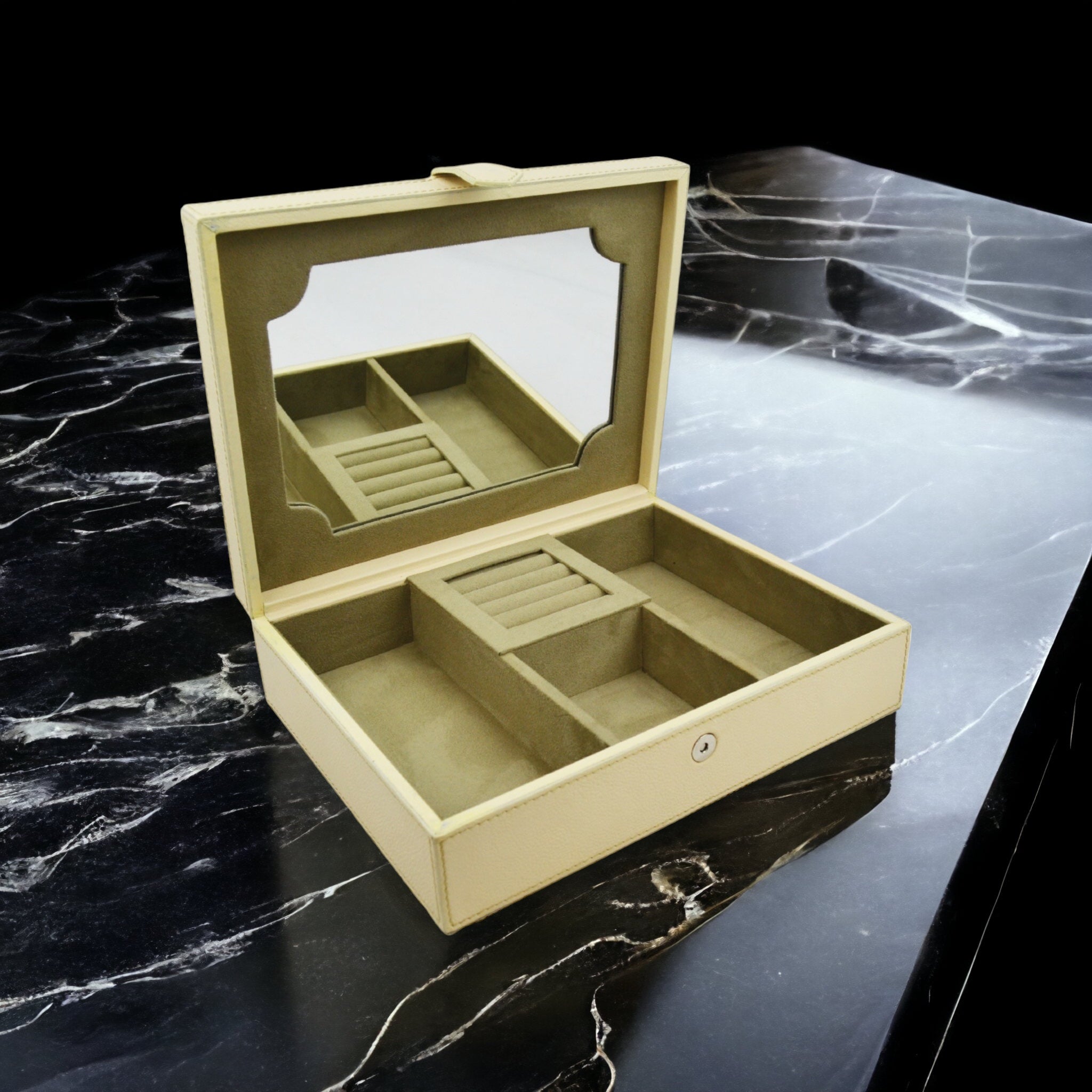 Jhaan Off White Leather Jewellery Box with Mirror - Notbrand
