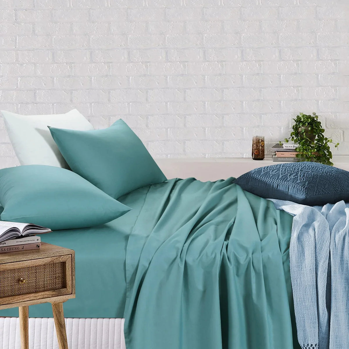 Flat and Fitted Bedsheets Set With Pillowcases -Mint Green