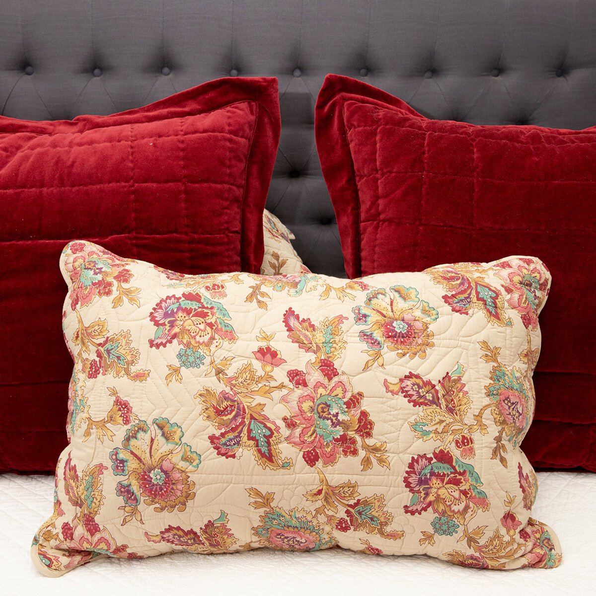 Hand Quilted Lush Comforter with Straight Edging - Crimson - Notbrand