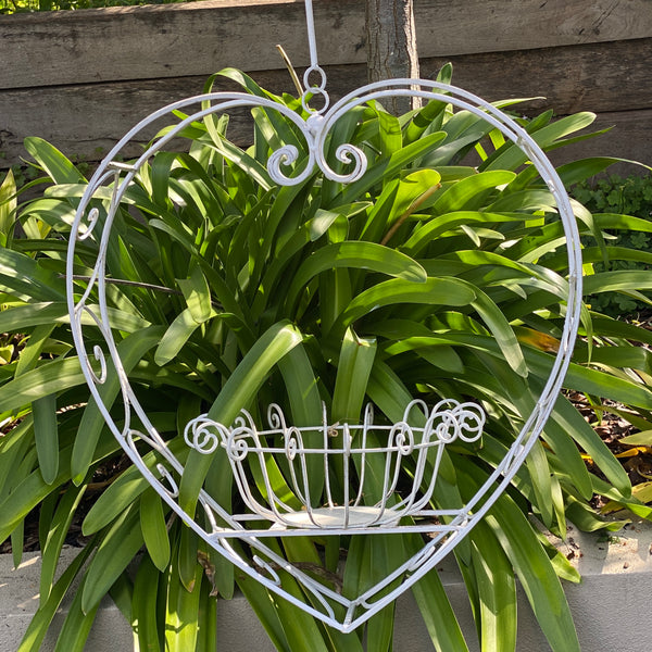 Wrought Iron Hanging Heart Pot in Rustic Cream - Large - Notbrand