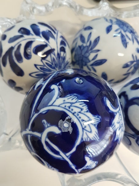 Blue & White 6 Ceramic Decorator Balls - Notbrand