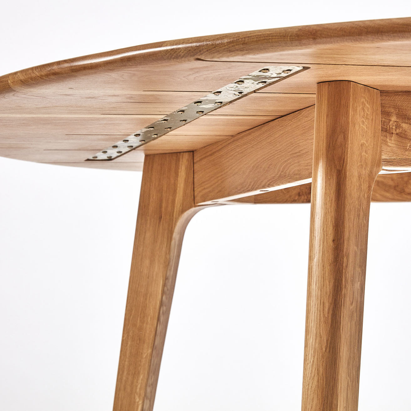 Convair Round Oak Dining Table - 110cm - Notbrand