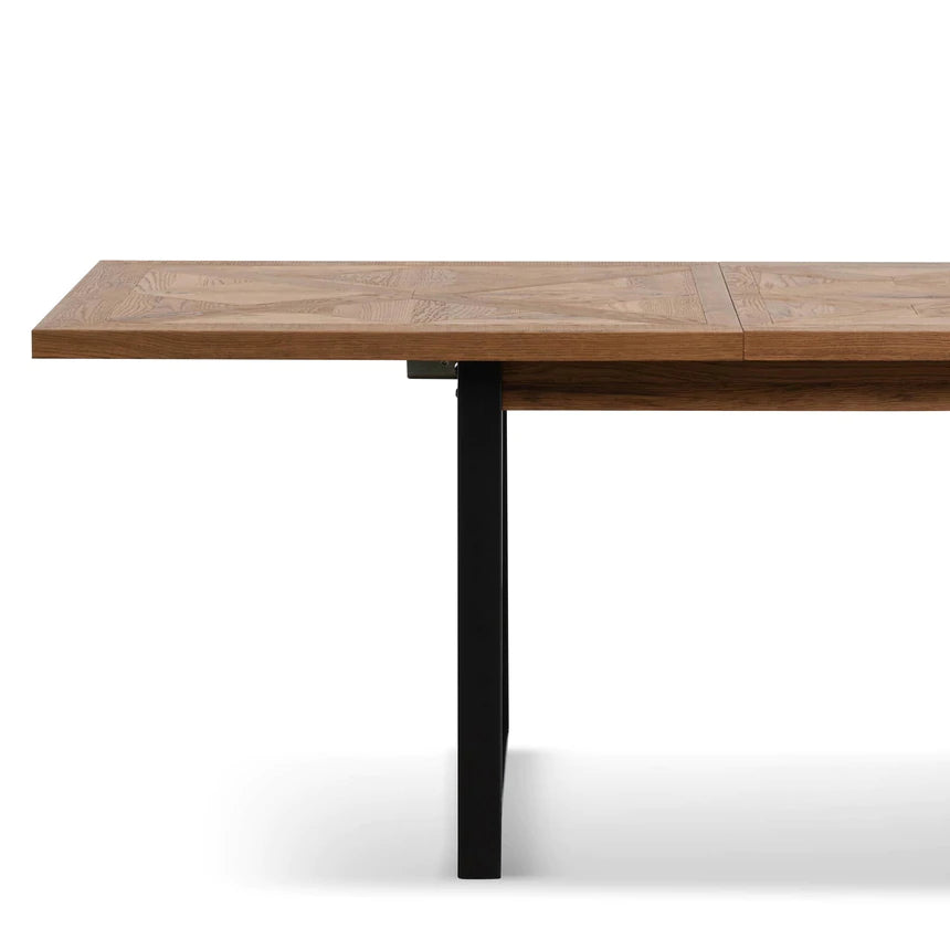 Seater Extendable Dining table - European Oak - Notbrand