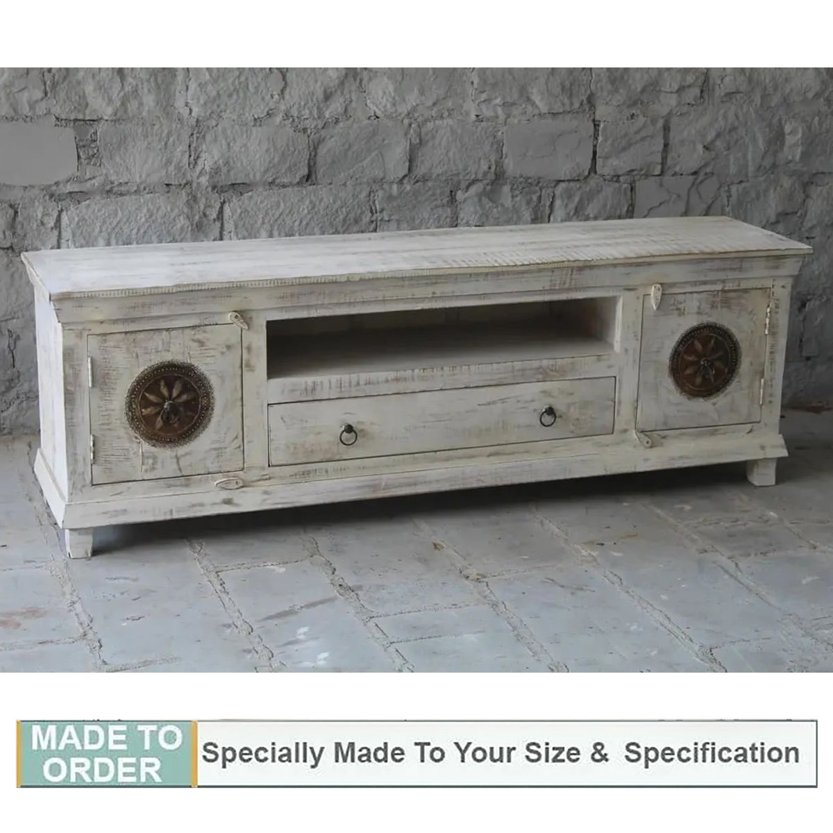 Zynia Hand Carved 2 Door 1 Drawer Entertainment Unit - Notbrand